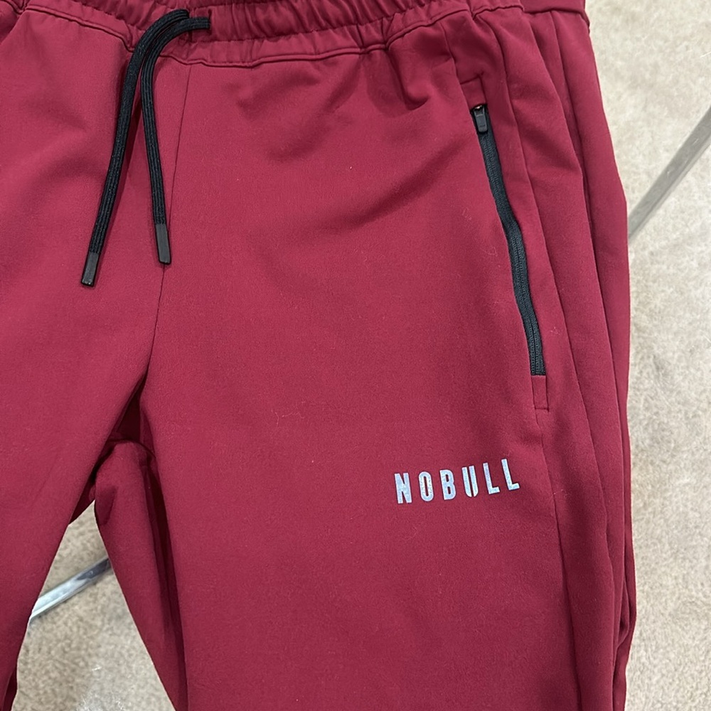 Nobull joggers. barely used, size M - Picture 2 of 3